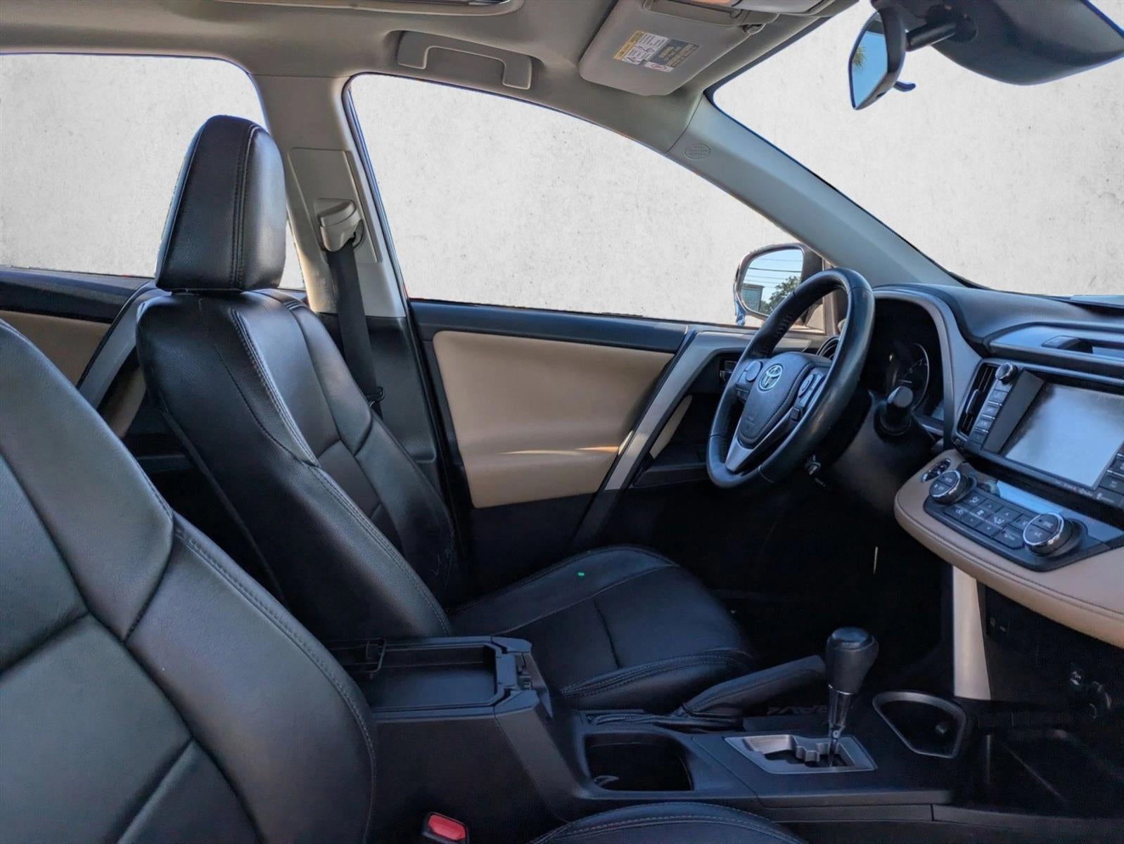 2017 Toyota RAV4 XLE FWD (GS)