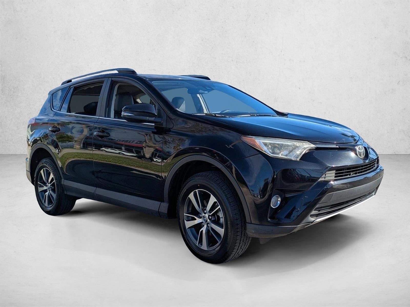 2017 Toyota RAV4 XLE FWD (GS)