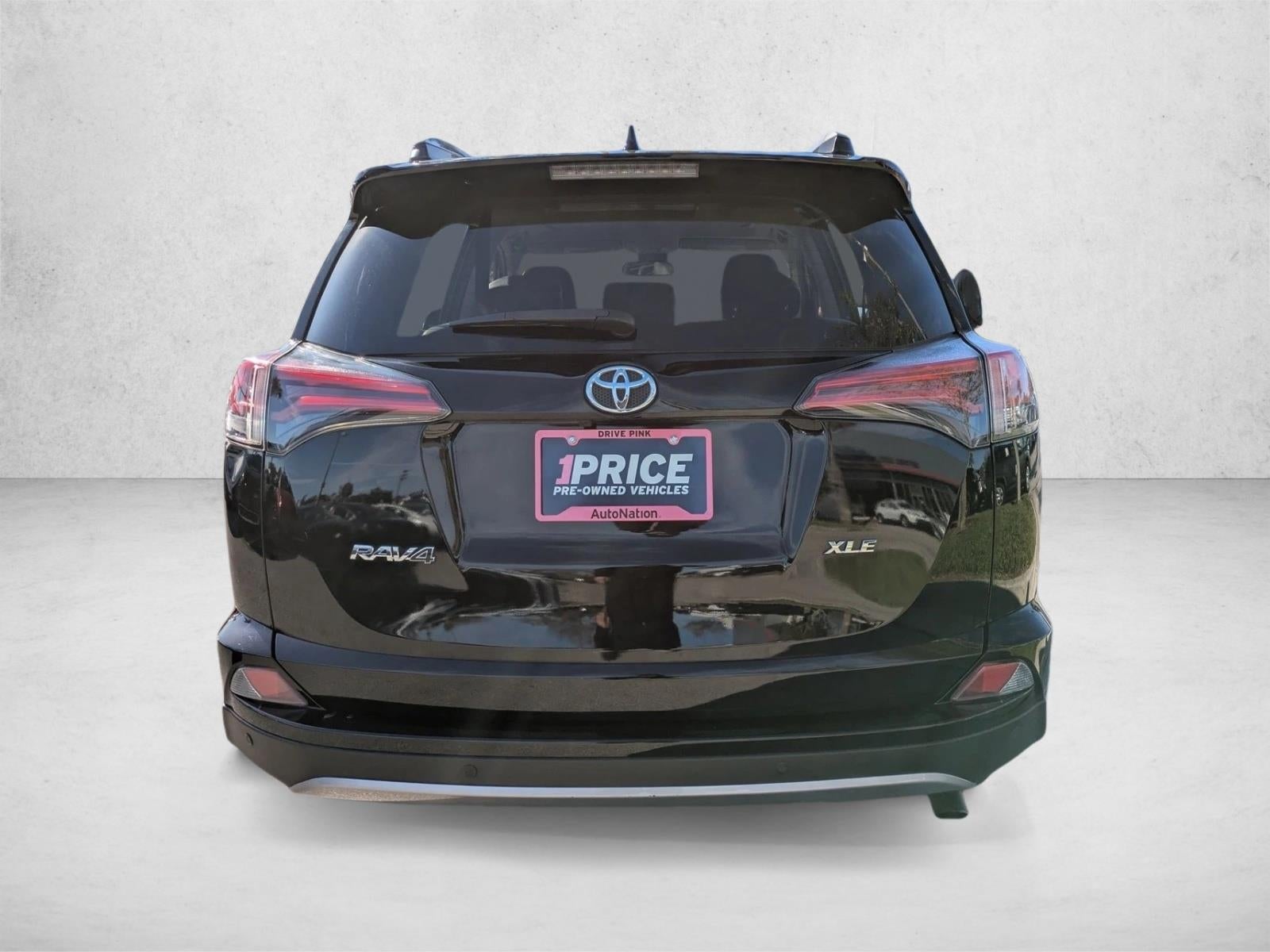 2017 Toyota RAV4 XLE FWD (GS)