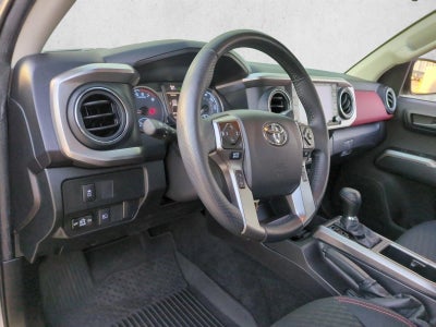 2022 Toyota Tacoma 2WD 2WD SR5 Double Cab 5' Bed I4 AT (SE)