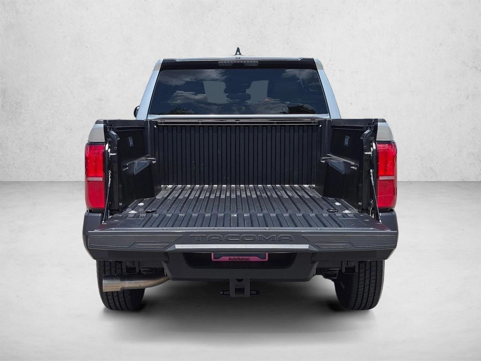 2025 Toyota Tacoma 2WD 2WD SR Double Cab 5' Bed AT (GS)