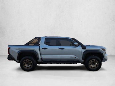 2024 Toyota Tacoma 4WD 4WD Trailhunter Hybrid Double Cab 5' Bed AT (Natl)