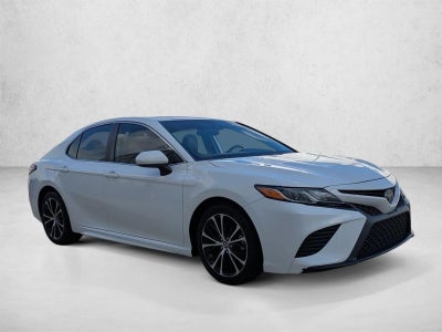 2019 Toyota Camry SE Auto (SE)