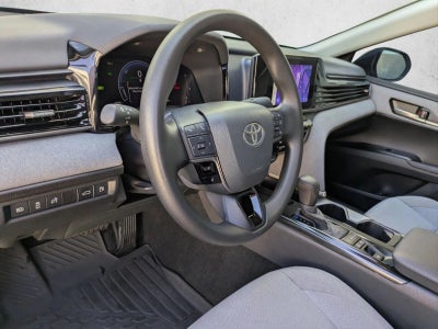 2025 Toyota Camry LE (SE)