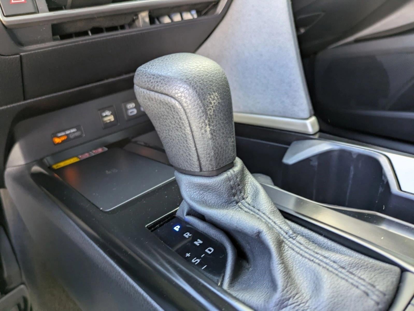 2025 Toyota Camry LE (SE)