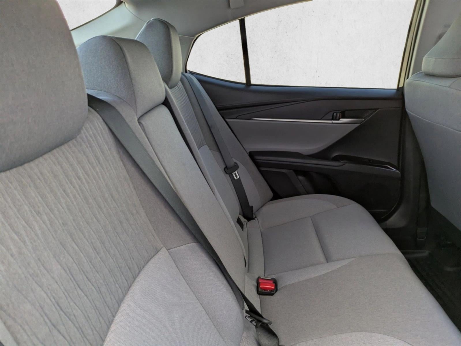 2025 Toyota Camry LE (SE)