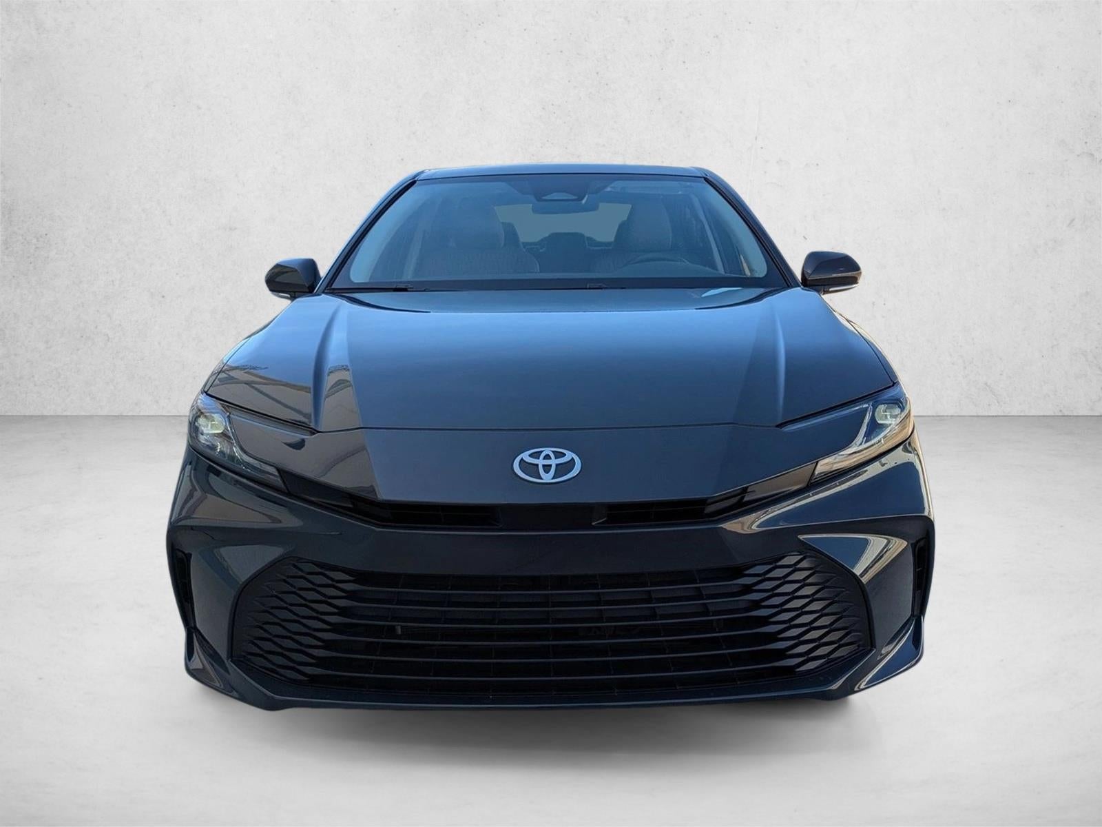 2025 Toyota Camry LE (SE)