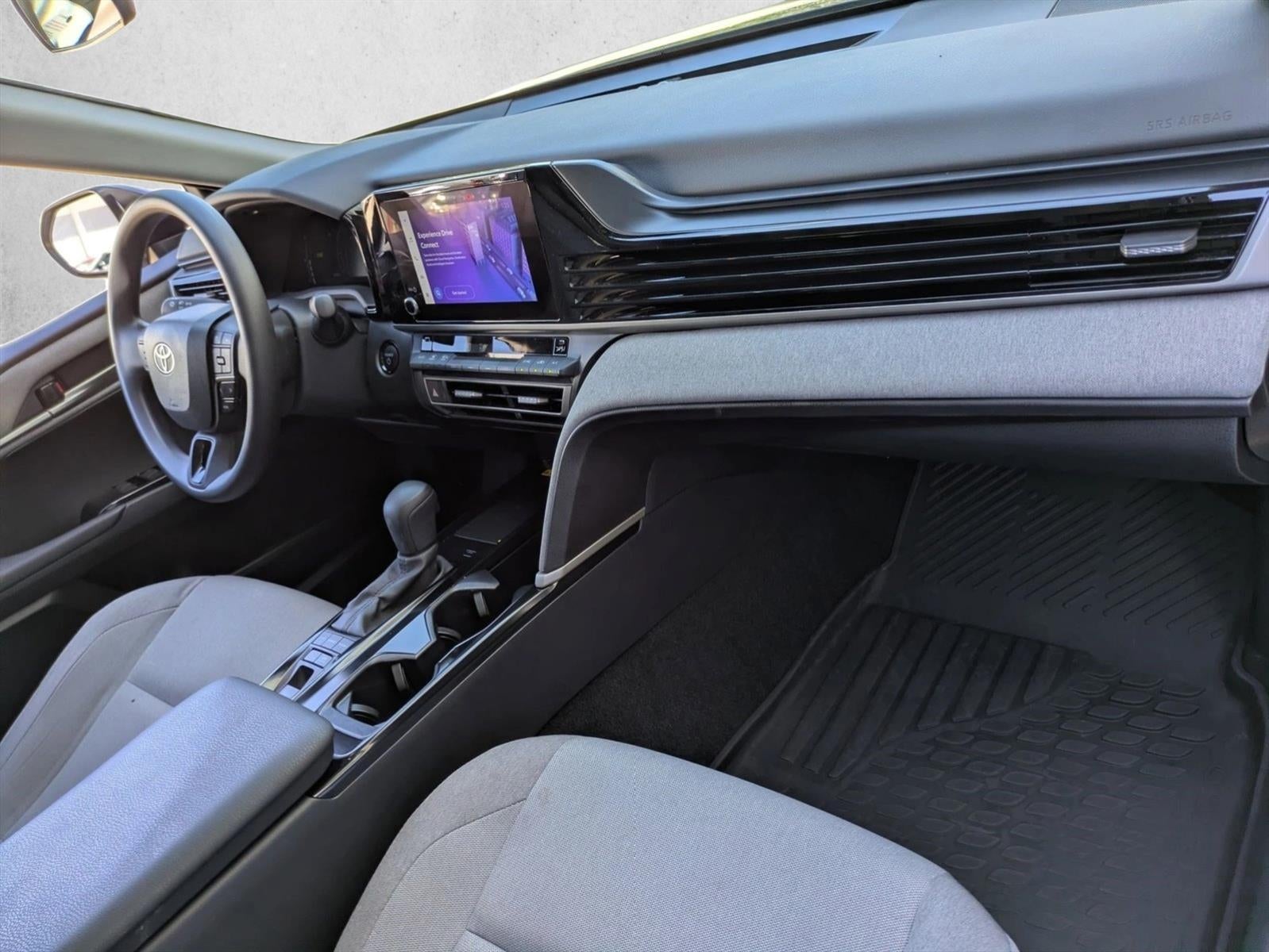 2025 Toyota Camry LE (SE)