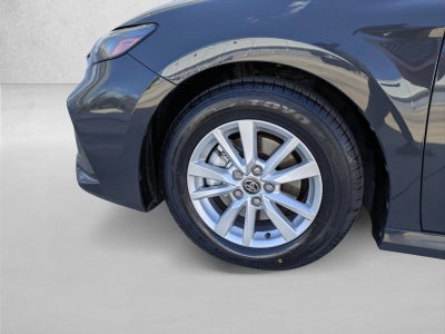 2025 Toyota Camry LE (SE)