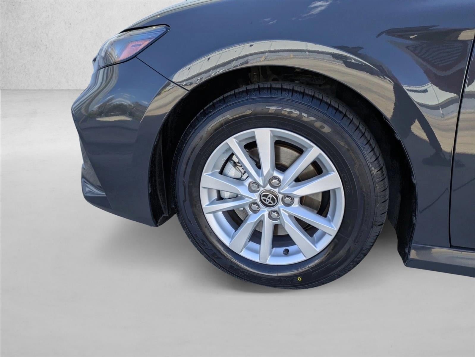 2025 Toyota Camry LE (SE)