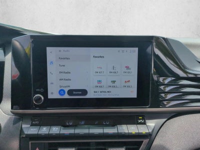 2025 Toyota Camry LE (Natl)