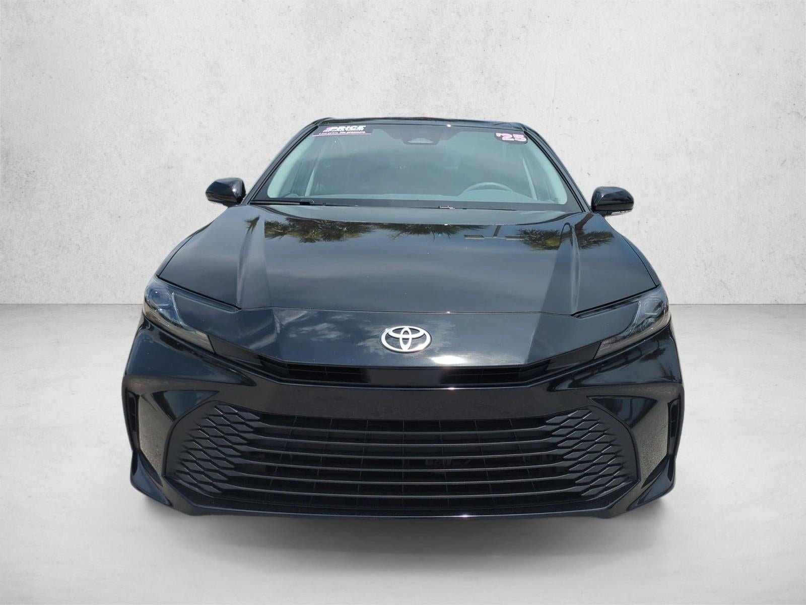 2025 Toyota Camry LE (Natl)