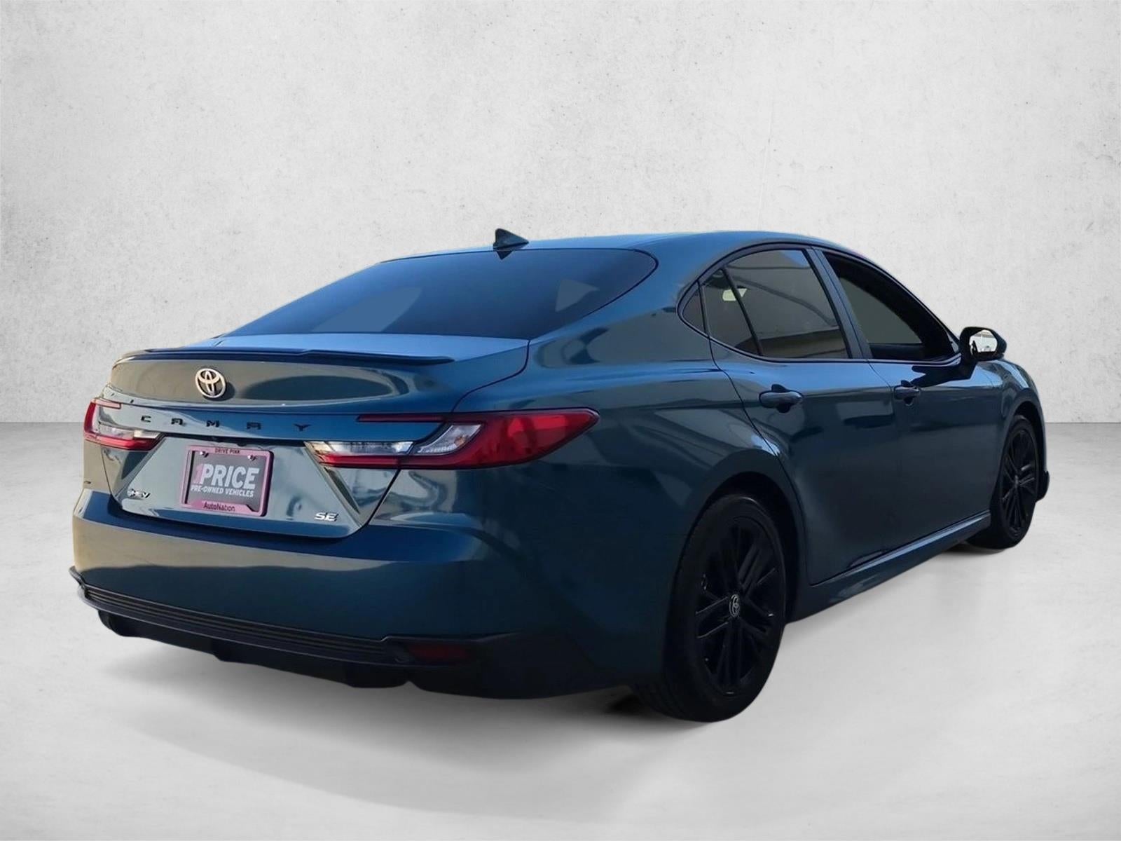 2025 Toyota Camry SE (SE)