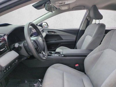 2025 Toyota Camry LE (Natl)