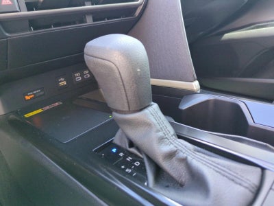 2025 Toyota Camry LE (SE)