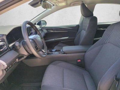 2025 Toyota Camry LE (SE)
