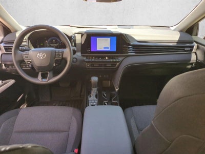 2025 Toyota Camry LE (SE)