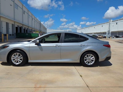 2025 Toyota Camry LE (SE)