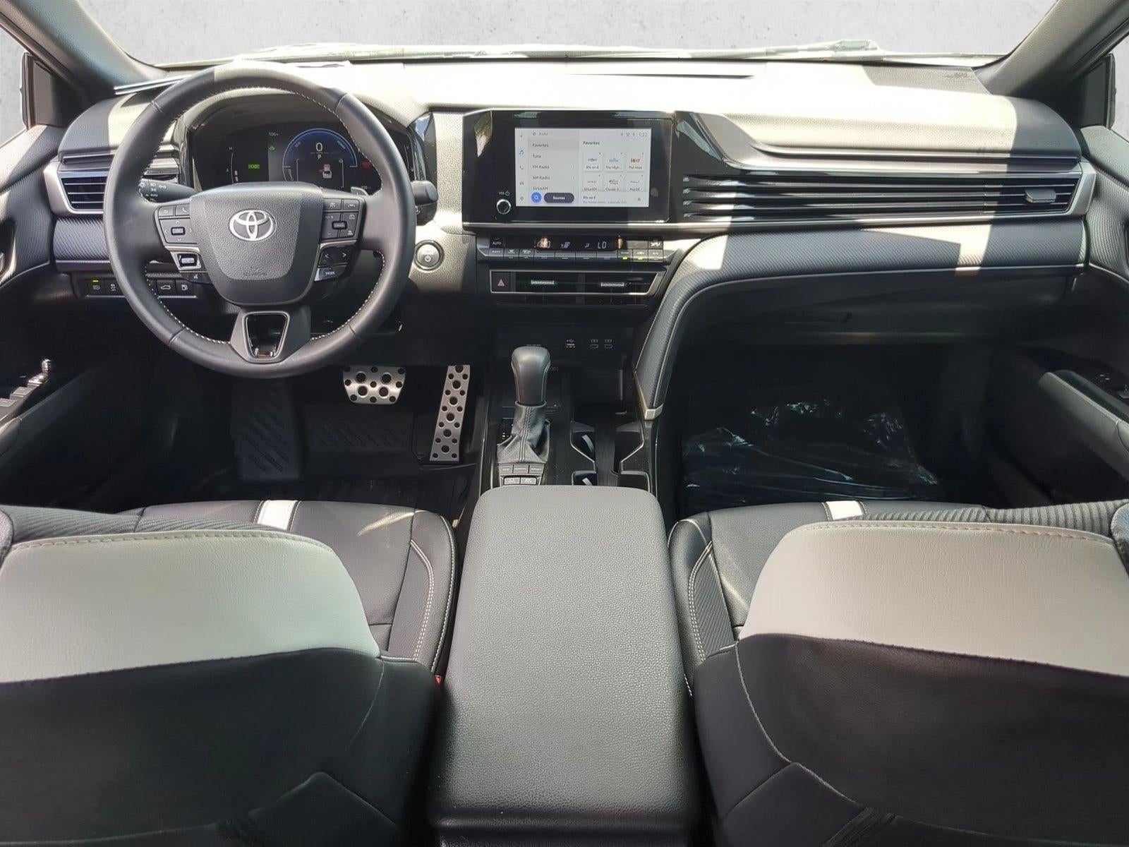 2025 Toyota Camry SE (SE)
