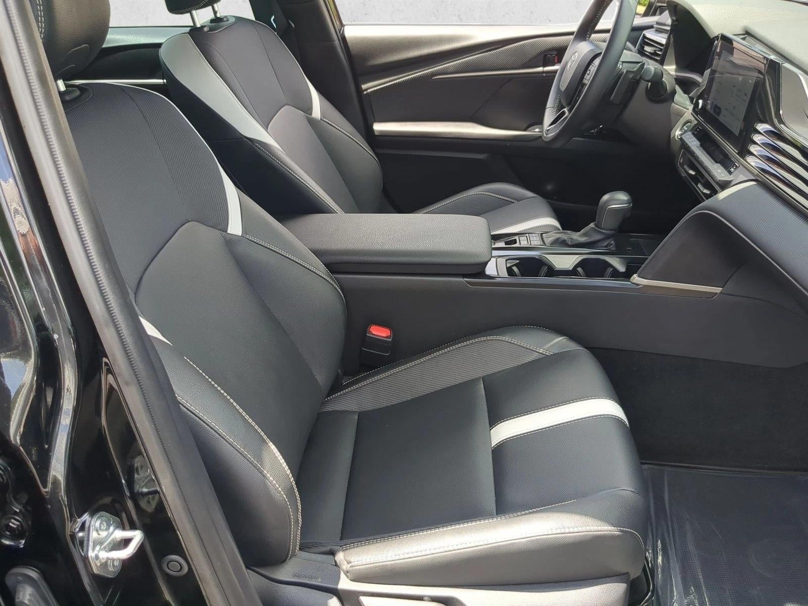 2025 Toyota Camry SE (SE)