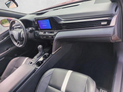 2025 Toyota Camry SE (Natl)