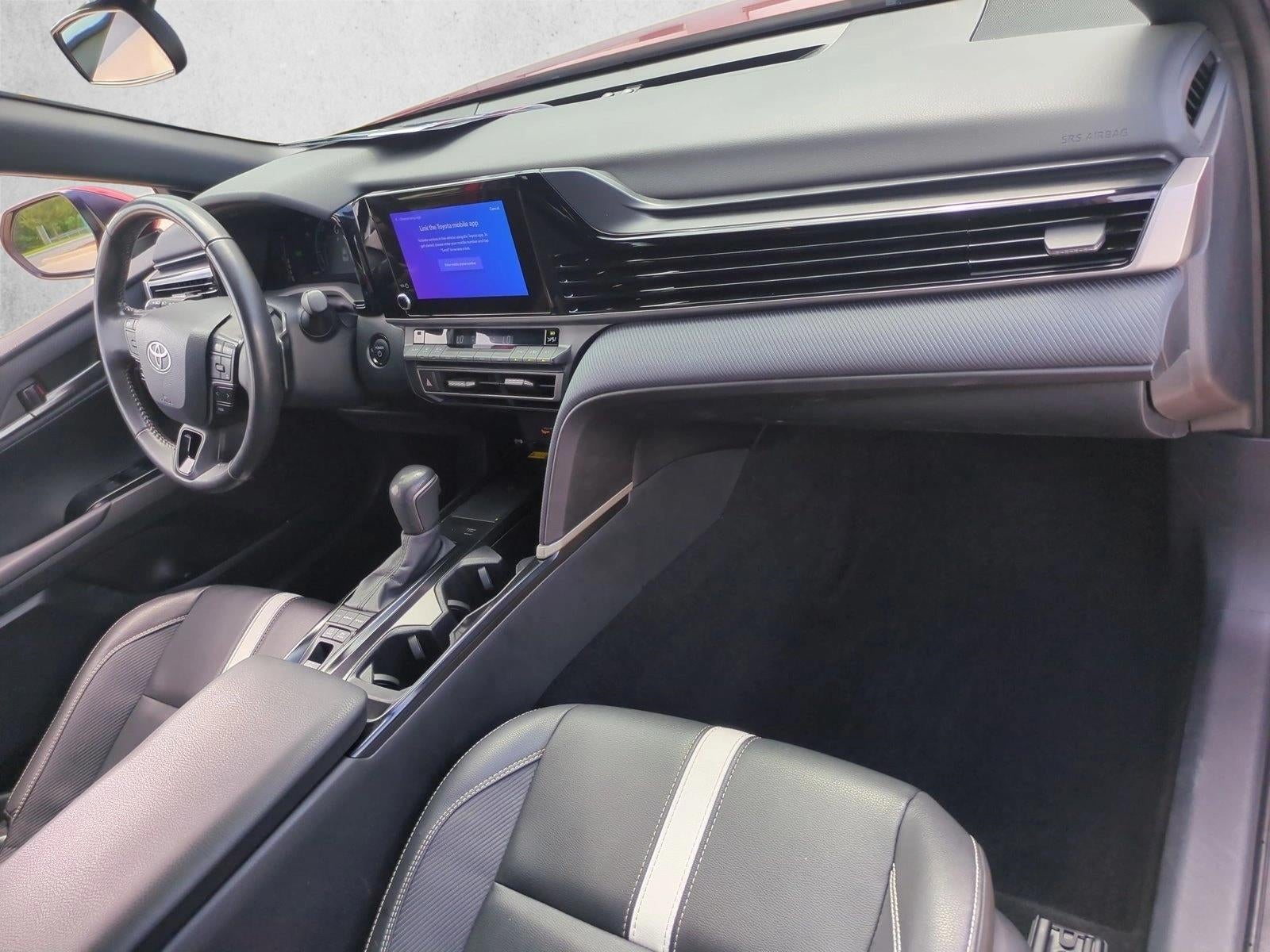 2025 Toyota Camry SE (Natl)
