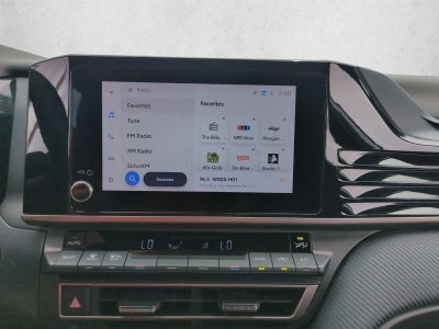 2025 Toyota Camry SE (SE)