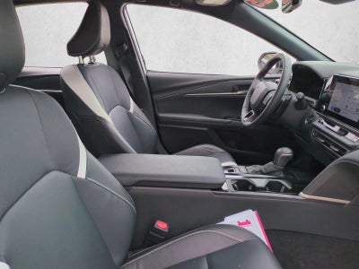 2025 Toyota Camry SE (SE)