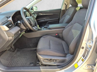 2025 Toyota Camry LE (Natl)
