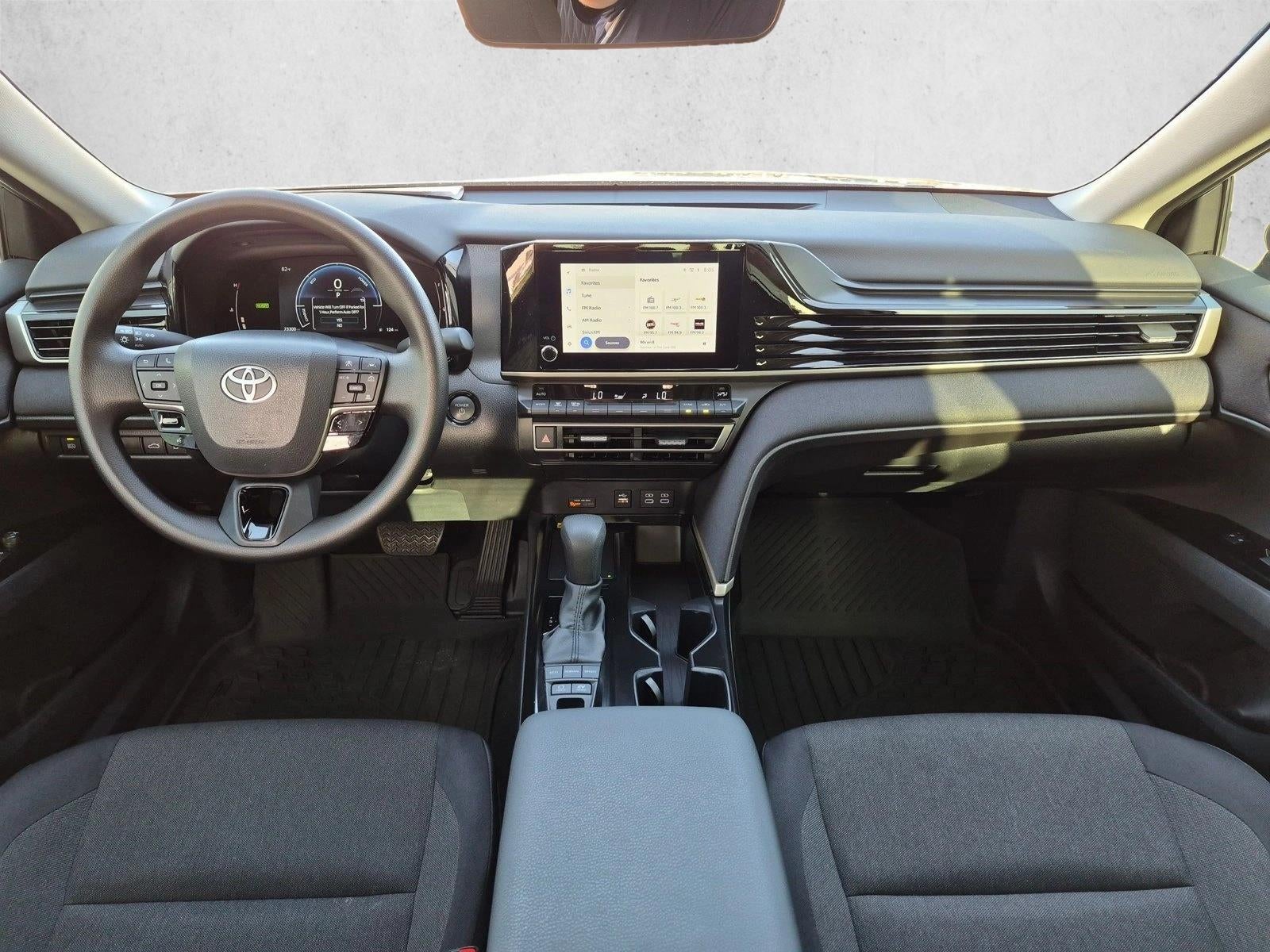 2025 Toyota Camry LE (Natl)