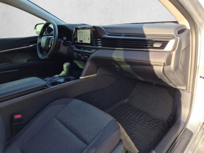 2025 Toyota Camry LE (Natl)
