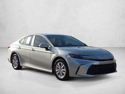 2025 Toyota Camry LE (Natl)