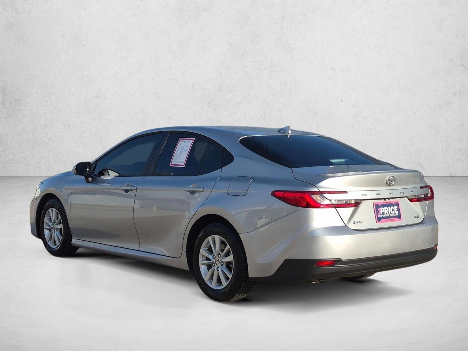 2025 Toyota Camry LE (Natl)