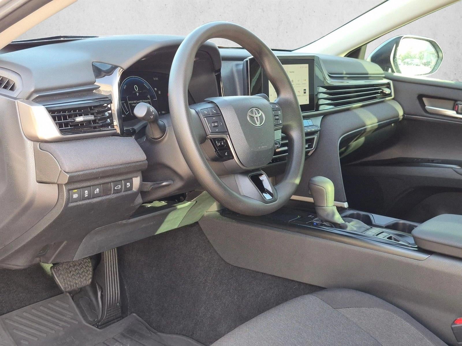 2025 Toyota Camry LE (Natl)