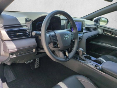 2025 Toyota Camry SE (Natl)