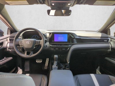 2025 Toyota Camry SE (Natl)