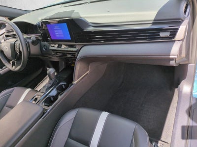 2025 Toyota Camry SE (Natl)