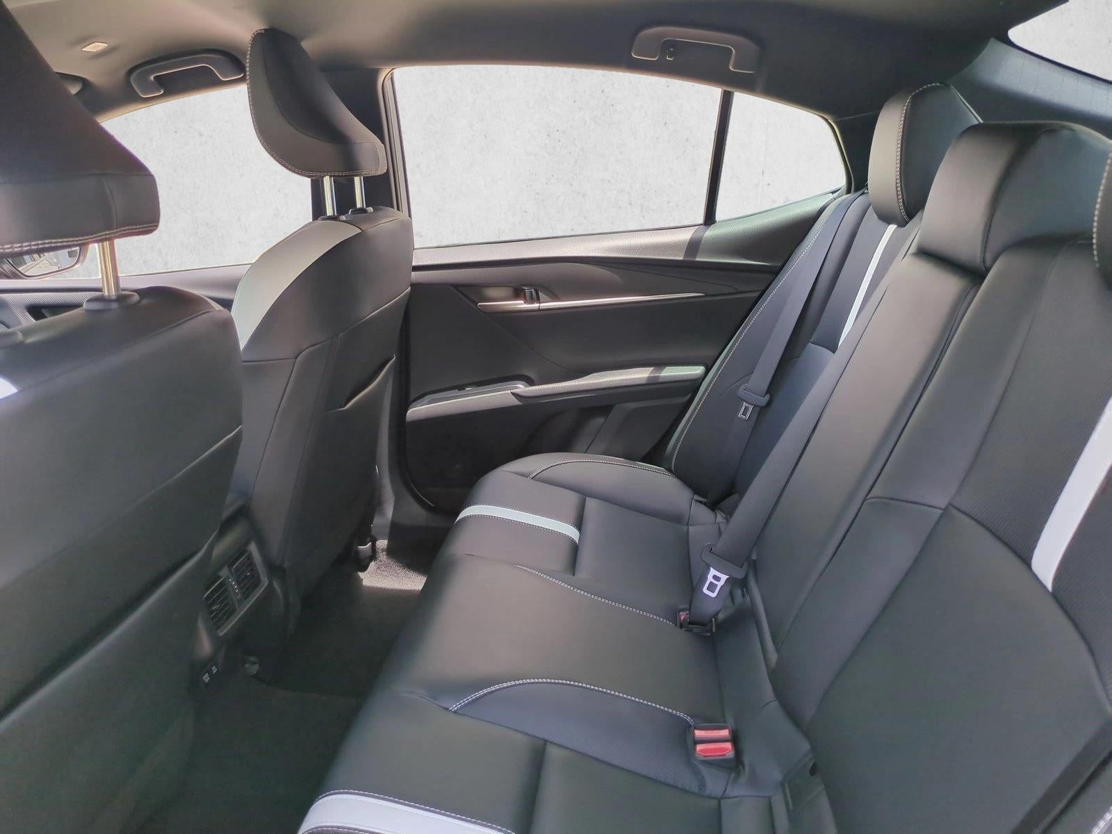 2025 Toyota Camry SE (SE)
