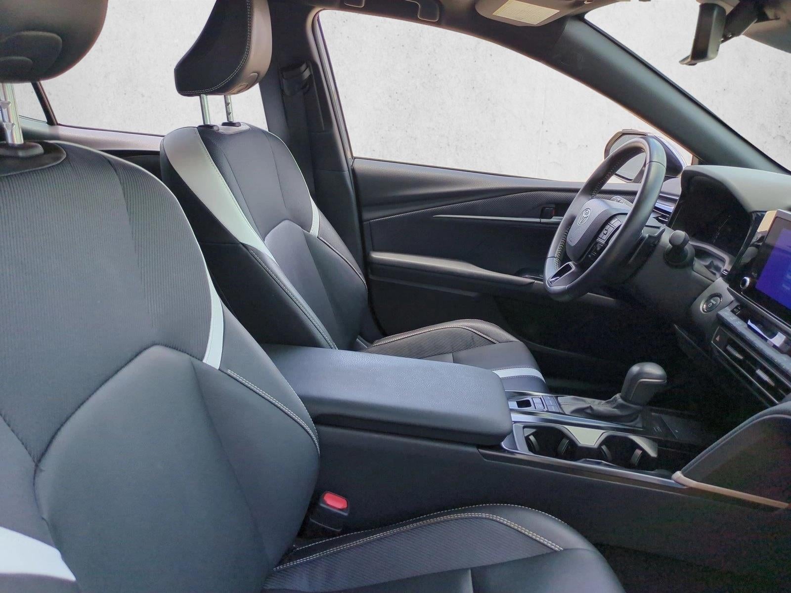 2025 Toyota Camry SE (SE)