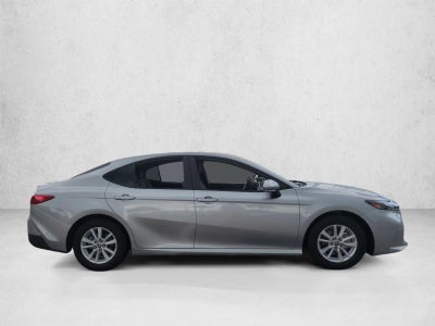 2025 Toyota Camry LE (Natl)