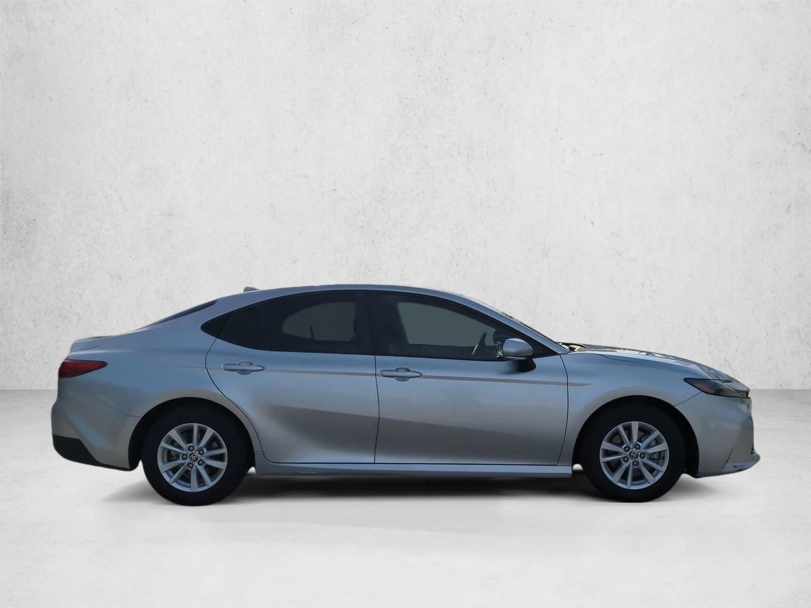 2025 Toyota Camry LE (Natl)