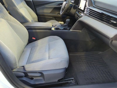 2025 Toyota Camry LE (Natl)