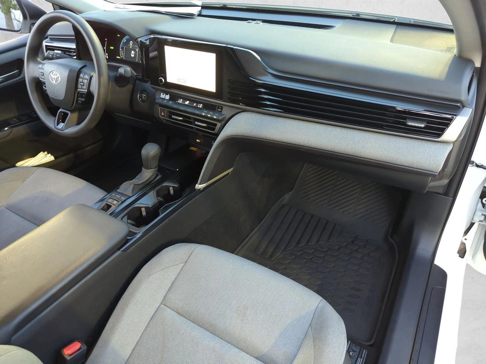 2025 Toyota Camry LE (Natl)
