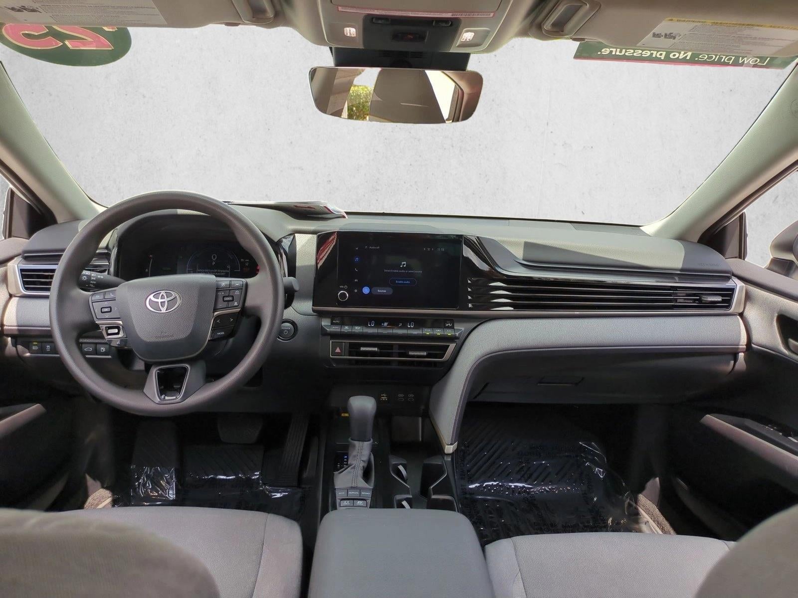 2025 Toyota Camry LE (Natl)
