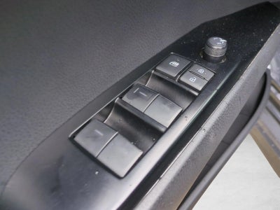 2025 Toyota Camry SE (Natl)