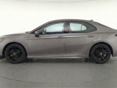 2025 Toyota Camry SE (Natl)