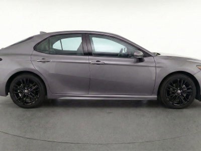 2025 Toyota Camry SE (Natl)