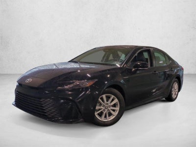 2025 Toyota Camry LE (SE)