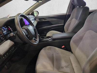 2025 Toyota Camry LE (SE)