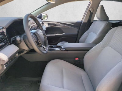 2025 Toyota Camry LE (Natl)